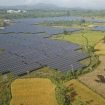 Foto udara kawasan Pembangkit Listrik Tenaga Surya (PLTS) di Desa Sengkol,  Lombok Tengah, NTB, Sabtu (5/3/2022). (ANTARA FOTO/Ahmad Subaidi/YU).