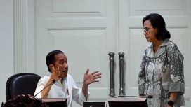 Presiden Jokowi bersama Menkeu Sri Mulyani (ANTARA Foto)