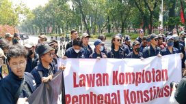 Mahasiswa Menggelar Demo di Kawasan Patung Kuda (Doc. RRI)