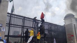 Demonstrasi di depan gedung DPR, Kamis (22/08)(Azhar/detikcom)