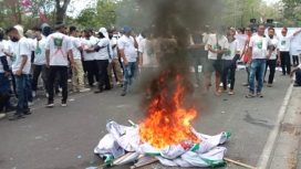 Unjuk Rasa Menolak Muktamar PKB di Bali (Doc. CNN Indonesia)