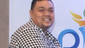 Pemerhati Ekonomi, Yanuar Rizky, memberi tanggapan tentang air minum galon buat warga jatuh miskin.