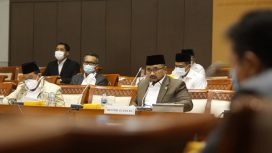 Menag Yaqut Menghadiri Rapat di DPR (Doc. Sindo News)