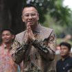 Aktris Raffi Ahmad tiba di Jalan Kartanegara, Jakarta, Selasa (15/10/2024). (CNBC Indonesia/Faisal Rahman)