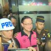 Tangkapan layar Thomas Lembang ditersangkakan dan dibawa ke bui.
