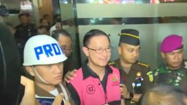 Tangkapan layar Thomas Lembang ditersangkakan dan dibawa ke bui.
