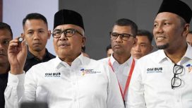 Calon Gubernur Aceh Bustami Hamzah sebut 'Mereka Gak Sekolah' memicu kritik.