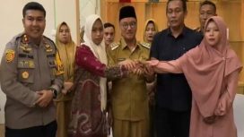 Guru Supriyani Melakukan Mediasi Difasilitasi Bupati Surunuddin Dangga (Istimewa) 
