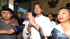 Anak mantan Presiden Joko Widodo, Kaesang Pangarep di Gedung KPK.