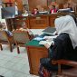 Ahli Hukum Pidana Prof. Dr. H. Elwi Danil, SH, MH, dan Ahli Hukum Perdata Prof. Rumainur, S.H., M.H., Ph.D., memberikan keterangan ahli, Senin (11/11/2024) di PN Jakarta Selatan.