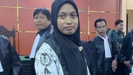 Guru honorer di SD Negeri 4 Baito, Supriyani,