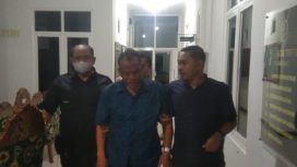 Tersangka SH usai ditangkap Satgas SIRI Kejagung terkait korupsi ruko Perumnas Pontianak. (Indonesiawatch.id/Dok. Kejagung)