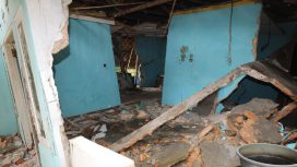 Rumah rusak akibat pergerakan tanah di Desa Linggamanik, Kecamatan Bantargadung, Kabupaten Sukabumi, Jawa Barat, Selasa (10/12/2024). (Indonesiawatch.id/Dok. BNPB)