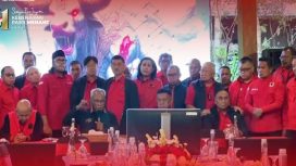 Pembacaan keputusan pemecatan Jokowi oleh PDIP. (Indonesiawatch.id/Dok. PDIP)