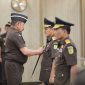 Jaksa Agung ST Burhanuddin melantik Jamwas Rudi Margono dan Kabadiklat Kejaksaan RI Leonard Eben Ezer Simanjuntak. (Indonesiawatch.id/Dok. Kejagung)