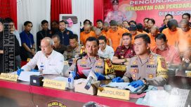 Kapolda Sumsel, Irjen Pol. Yudhiawan Wibisono, menyampaikan, penyidik menyita triliunan rupiah uang palsu hasil produksi 