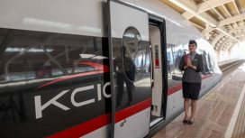 KCIC kereta cepat Jakarta - Bandung.