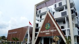 Gedung Kejati Riau.