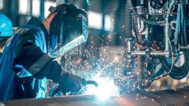 Ilustrasi: PMI Nasional Anjlok, Program TKDN Jalan di Tempat & Ancaman PHK (foto: Shutterstock).