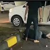 Bos rental mobil terkapar setelah ditembak orang yang melarikan mobilnya di Rest Area KM45 Tol Tangerang-Merak. (Indonesiawatch.id/Ist)
