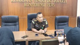 Kasipenkum Kejati DKI Jakarta, Syahron Hasibuan, menyampaikan keterangan mengenai penanganan laporan dugaan korupsi proyek Waduk Sunter. (Indonesiawatch.id/Dok. Kejati DK Jakarta)