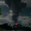 Gujung Ibu erupsi. (Indonesiawatch.id/Dok. BNPB)
