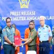 Puspomal menyerahkan 3 tersangka oknum TNI AL penembakan bos rental mobil di Rest Area KM 45 Tol Jakarta-Merak kepada Oditur Militer 207 Jakarta. (Indonesiawatch.id/Screenshot Metrotv)