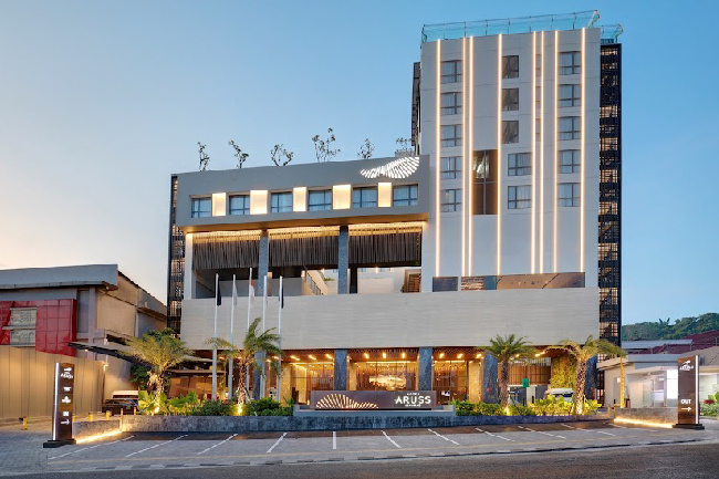 Hotel Aruss, Semarang, Jawa Tengah, yang dibangun dari hasil uang situs judol. (Indonesiawatch.id/dok Hotel Aruss)
