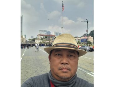 Koordinator Masyarakat Anti Korupsi Indonesia (MAKI)
Boyamin Bin Saiman mencari Riza Chalid di Malaysia (Foto: Ist.)