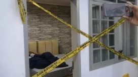 Arya Daru Pangayunan (39) meninggal di kamar kos-kosannya.