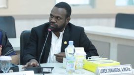 Anggota DPD RI asal Papua Barat, Lamek Dowansiba (Foto: sinpo.id)